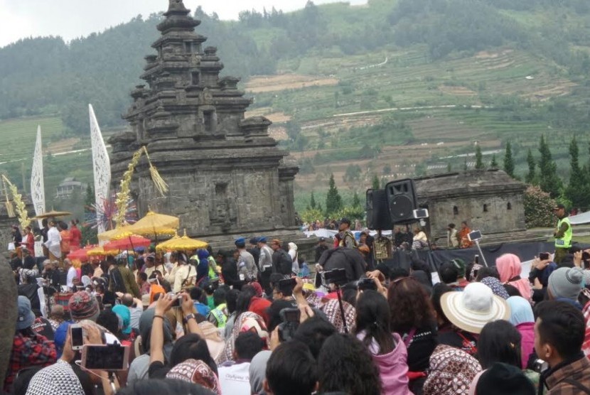 Ribuan orang menyaksikan Dieng Culture Festival (ilustrasi)