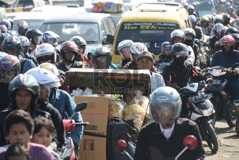  Ribuan pemudik motor mulai memadati Kota Cirebon, Jawa Barat.
