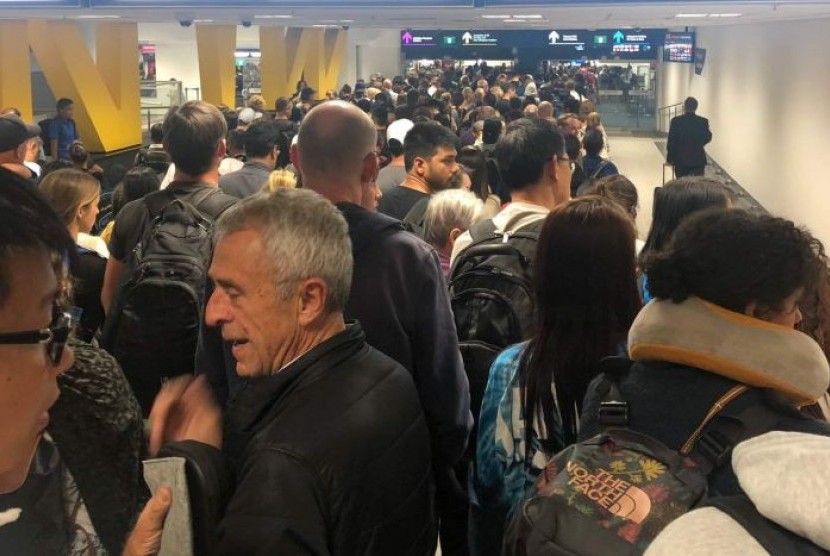 Ribuan penumpang pesawat telantar akibat tidak berfungsinya sistem komputer di bandara-bandara Australia.