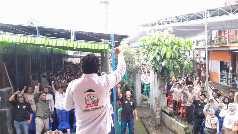 Ribuan petani asal Lereng Gunung Merbabu di Kabupaten Magelang mendukung Prabowo-Gibran.