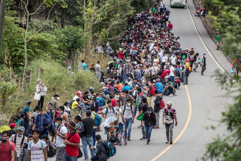 Ribuan warga Honduras berjalan kaki untuk mencapai Amerika Serikat (AS) agar bisa melarikan diri dari kemiskinan.
