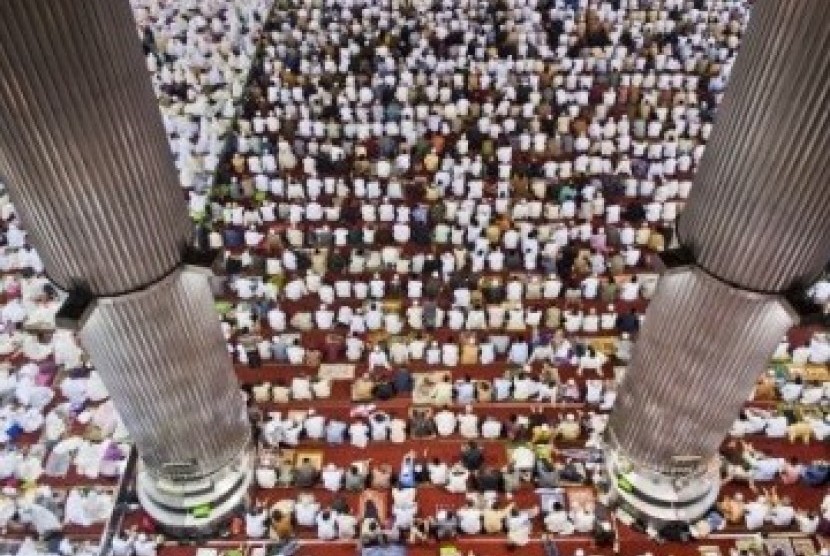 Ribuan warga mengikuti shalat Ied di Masjid Istiqlal, Jakarta