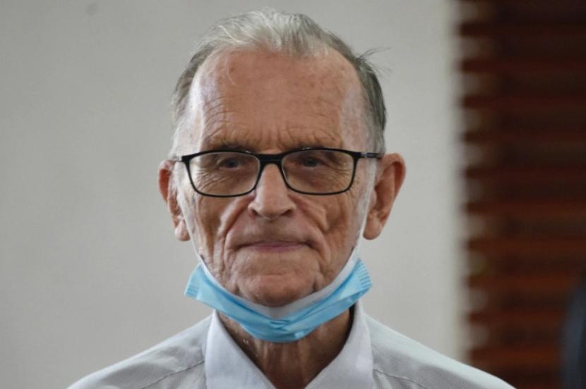 Richard Daschbach telah menghabiskan puluhan tahun sebagai misionaris di daerah kantong terpencil Oecusse di Timor Timur.