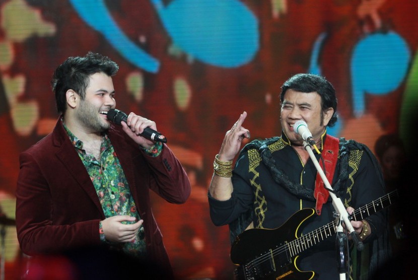 Ridho Rhoma dan Rhoma Irama.