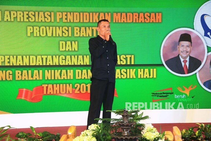 Ridwan, Guru Dedikatif penerima Apresiasi Pendidikan Madrasah Provinsi Banten tahun 2017 