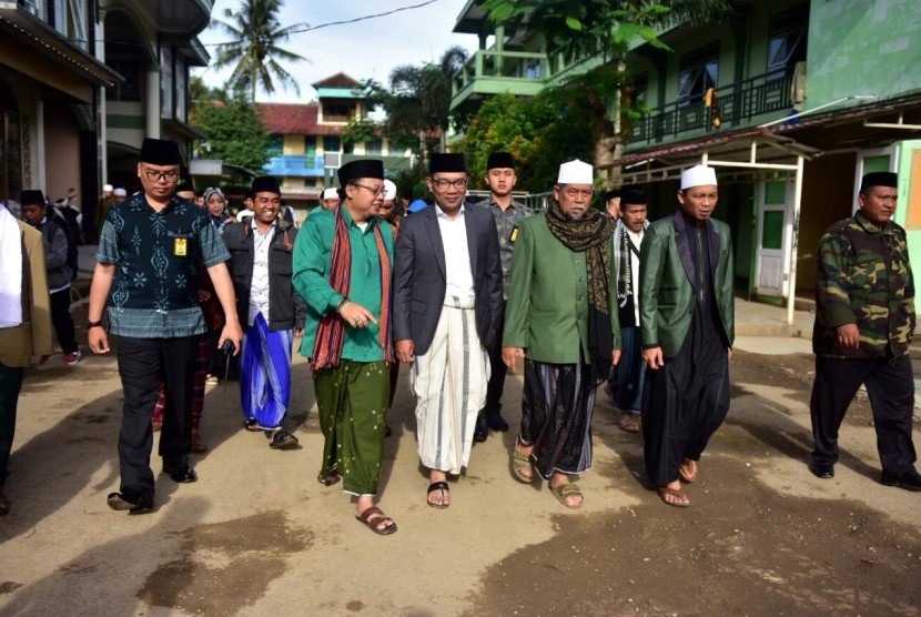 Ridwan Kamil Blusukan Perdana ke Pesantren di Purwakarta