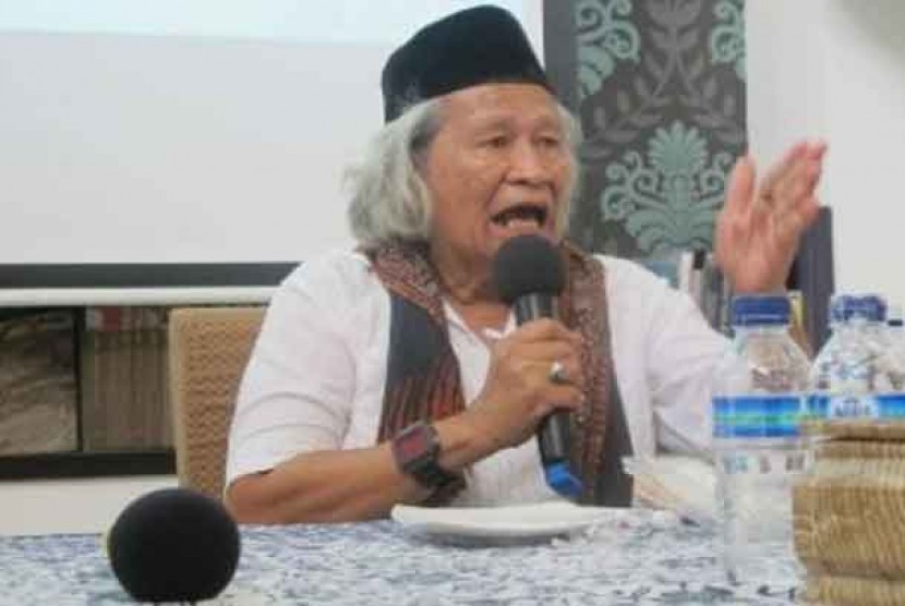 Ridwan Saidi. Ridwan Saidi pernah menjadi Sekjen Persatuan Mahasiswa Islam Asia Tenggara 1974-1976.