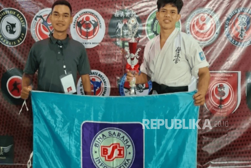Rifky Arya Firdaus, mahasiswa S1 Prodi Sistem Informasi UBSI kampus Margonda, berhasil meraih Juara 1 pada Kejuaraan Nasional Karate Fullcontact IV 2025