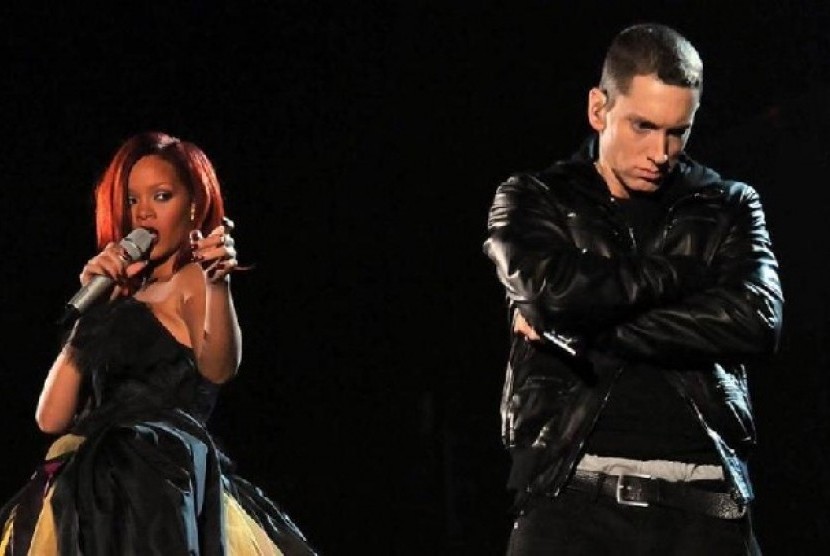 Rihanna dan Eminem 