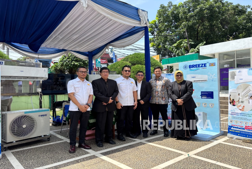 Rilis produk penyejuk udara Breeze MU powerd by Cawang di Jakarta, belum lama ini.