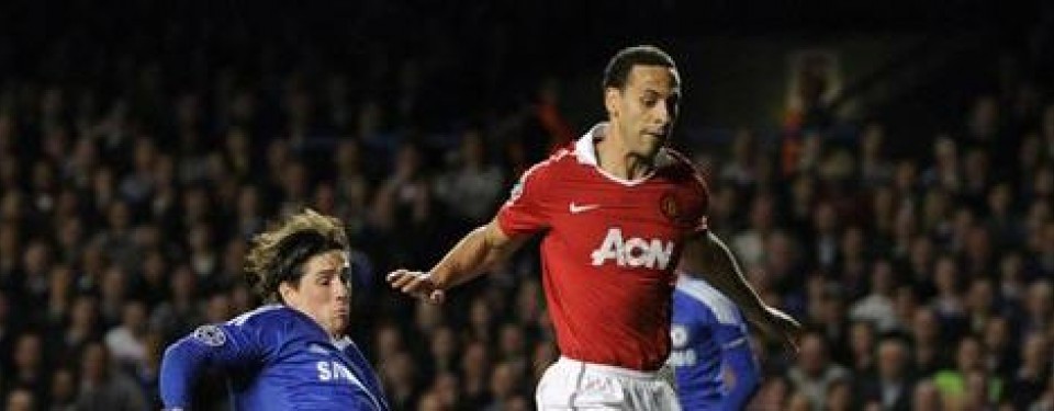 Rio Ferdinand (kanan)