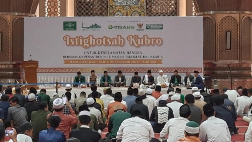 Istighosah Kubro yang digelar di Masjid Istiglal Jakarta, Sabtu (25/2/2023) malam. RMI NU DKI Jakarta mendukung pemberdayaan umkm di pesantren.