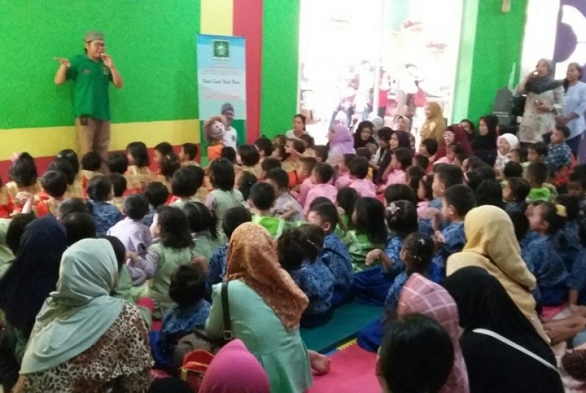 Roadshow dongeng anak nusantara oleh LPBI NU DKI Jakarta