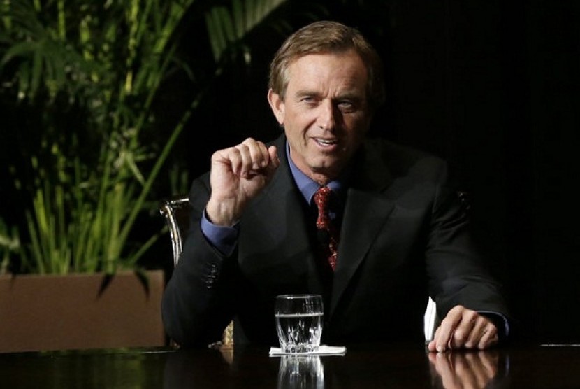 Robert F Kennedy Jr makes comments during the opening minutes of a interview with journalist Charlie Rose in front of a full audience at the AT&T Performing Arts Center Friday, Jan. 11, 2013, in Dallas, Texas. The Kennedys are in Dallas as a year of observ