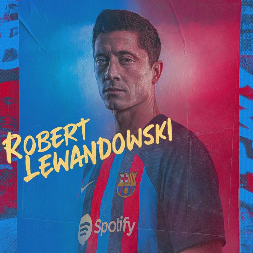 Robert Lewandowski diperkenalkan Barcelona sebagai pemain baru.
