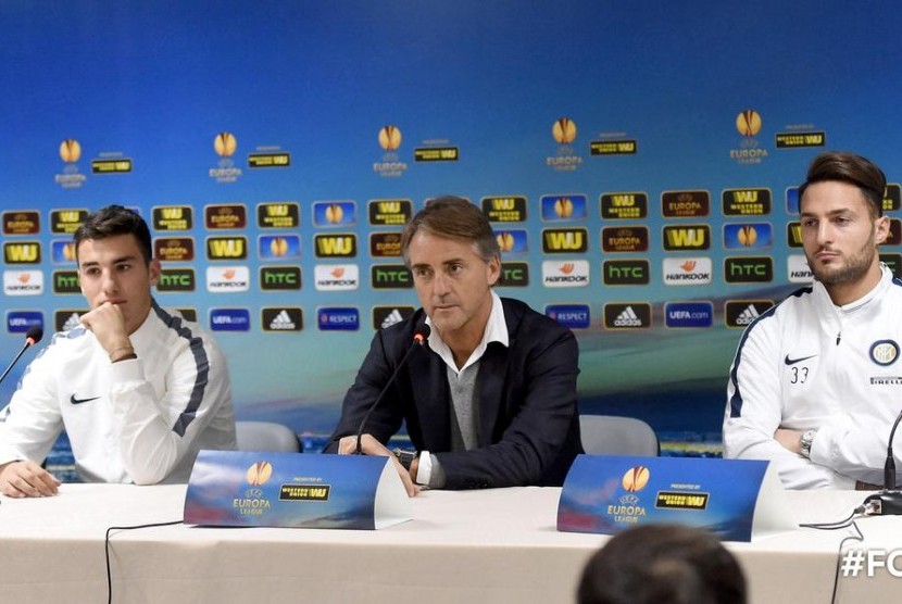 Roberto Mancini konferensi pers jelang Qarabag.