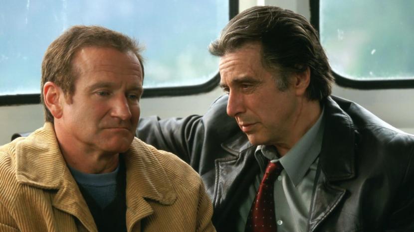 Robin Williams (kiri). Robin Williams. Putri aktor Robin Williams, Zelda Williams, mengecam video buatan kecerdasan buatan (Al) yang menampilkan mendiang ayahnya, seolah membicarakan teori konspirasi. 
