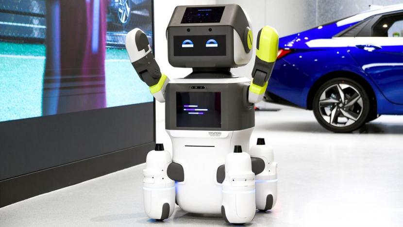 Robot Hyundai yang bertugas sebagai sales mobil.