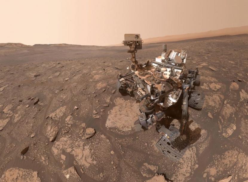 Robot penjelajah Mars NASA Curiosity telah mengambil foto selfie baru di lokasi yang disebut Mary Anning.