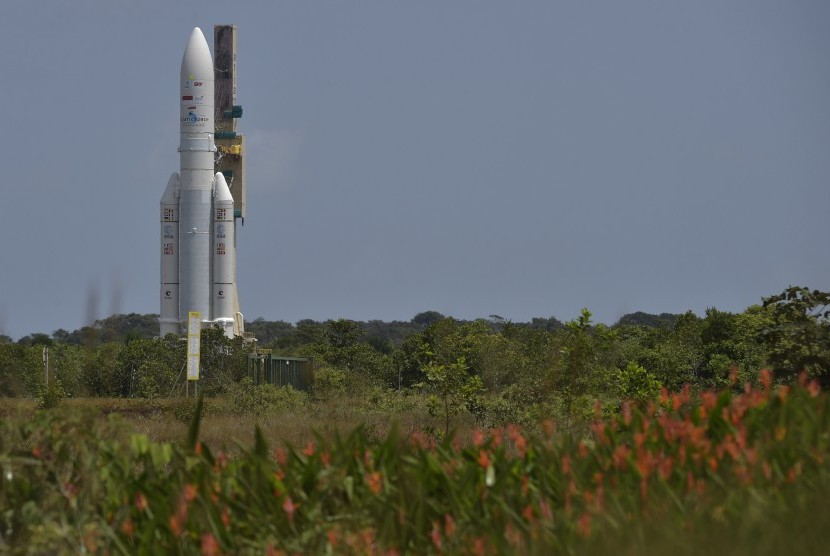 Roket Arianespace (ilustrasi). Roket Arianespace Soyuz meluncurkan 34 satelit internet OneWeb ke luar angkasa.
