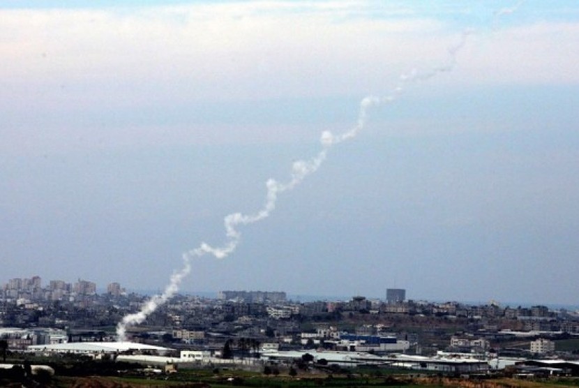 Roket Israel menyerang Jalur Gaza Utara pada Ahad (7/6).
