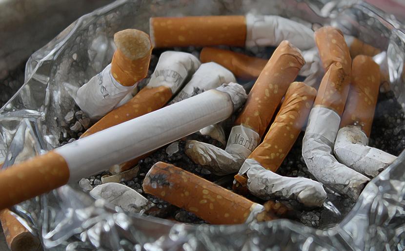 Separuh perokok anak mengungkapkan merokok karena pengaruh iklan.