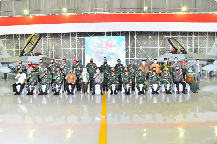 Roll out Ceremony pesawat F-16 Falcon Star eMLU di Magelang, Jawa Tengah, Jumat (28/8). 