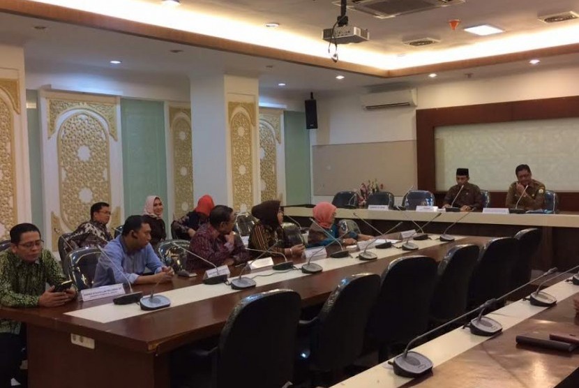Rombongan Komite II Sudirman di Kantor Gubernur Aceh, Banda Aceh, Senin (19/6).