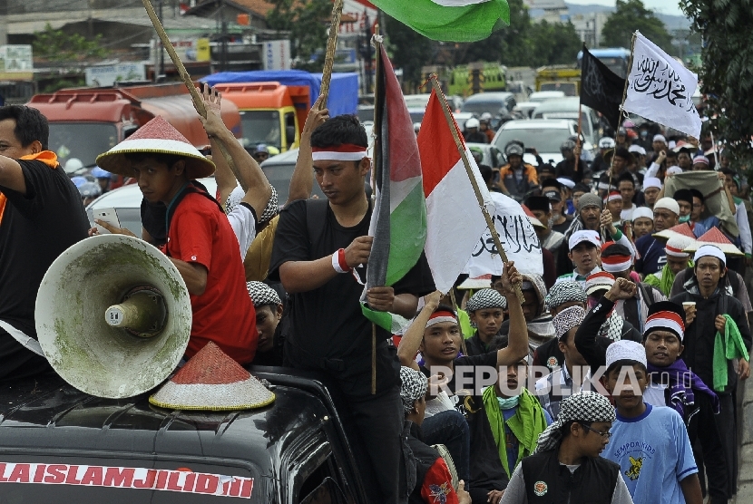 Potret Semangat Peserta Aksi Long March 212 Republika Online 8751