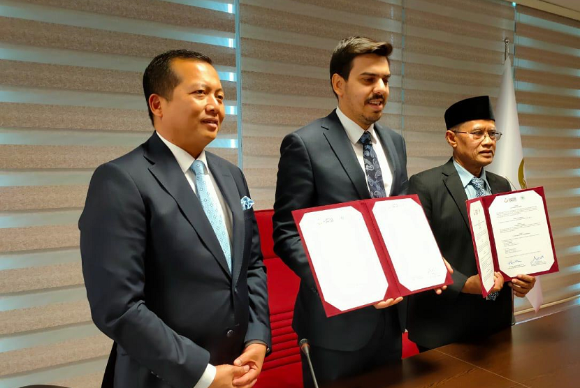 Rombongan Pimpinan Pusat Muhammadiyah memenuhi undangan Presiden Turkiye Scholarships Burslari (YTB) di Ankara, Turki, Senin (25/11). 