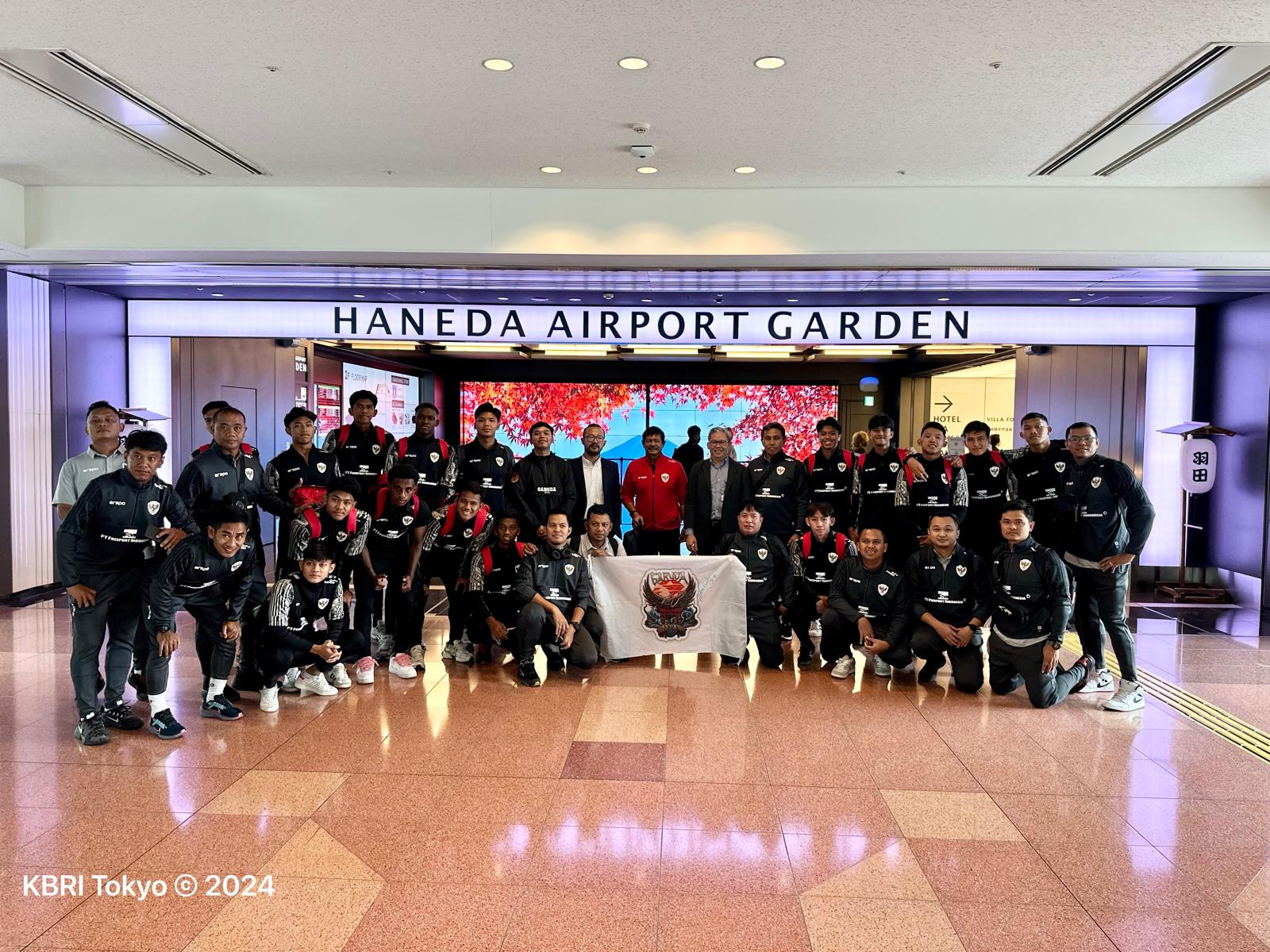 Rombongan timnas Indonesia U-20 saat tiba di Bandara Haneda, Tokyo, Jepang.