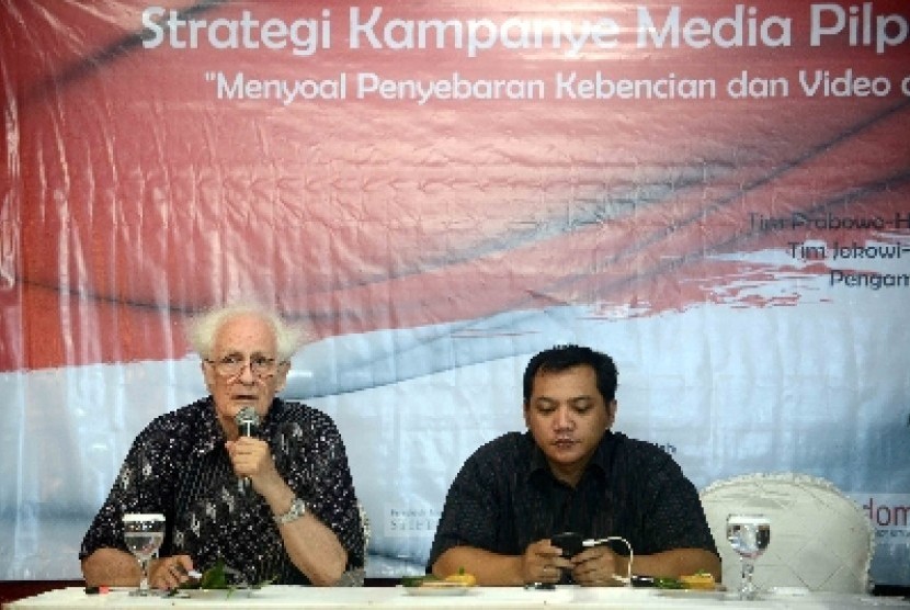 Ketua DPP Partai NasDem Taufik Basari (kanan).