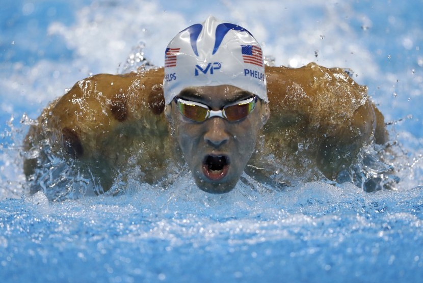 Rona kecokelatan di bahu perenang Michael Phelps berasal dari praktik bekam yang dilakukannya untuk menjaga kebugaran.
