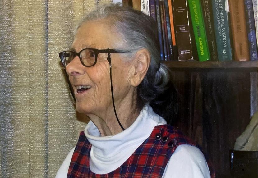 Rosmarie Trapp, anak sulung dari keluarga yang menginspirasi The Sound of Music, meninggal dalam usia 93 tahun di panti jompo di Amerika Serikat pada 13 Mei 2022. Kabar duka itu disampaikan oleh Trapp Family Lodge.
