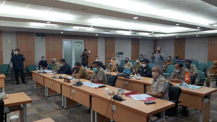 Rpat dengar pendapat antara Komisi D DPRD DKi bersama camat Jagakarsa dan Pemkot Jaksel di gedung DPRD DKI Jakarta, Jakpus, Senin (19/10).