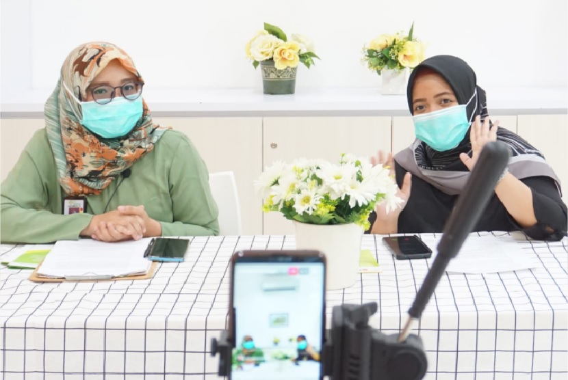 RS Azra menggelar Health Talk Online dengan tema 