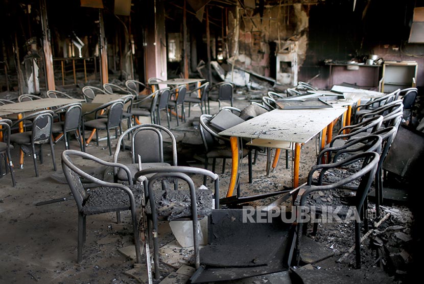 Ruang baca perpustakaan kampus Universitas Mosul Iraq yang hancur akibat konflik berkepanjangan