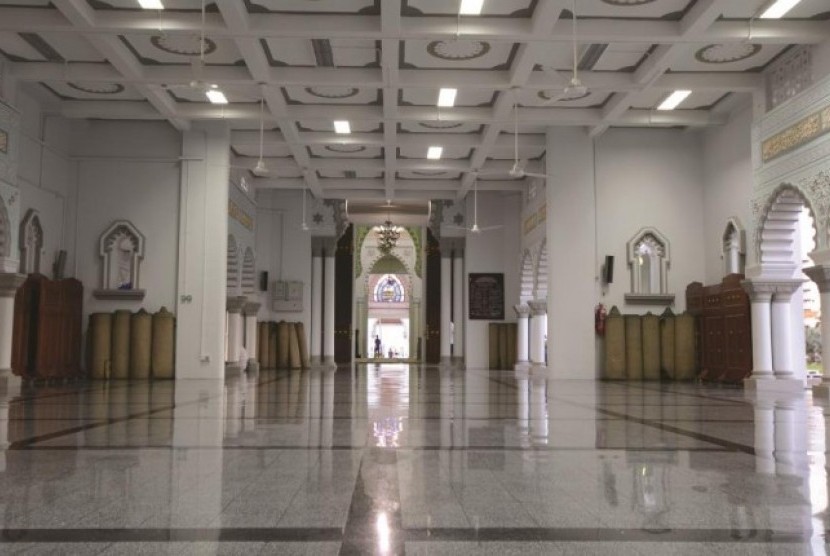 Ruang Shalat Masjid Zahir Malaysia