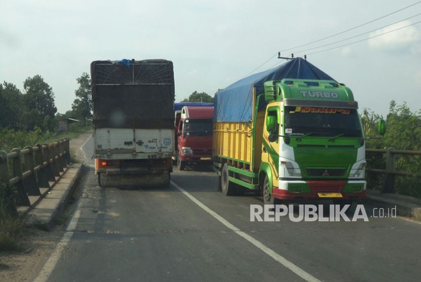  Ruas jalan lintas sumatra perbatasan Lampung - Sumatra Selatan  / Ilustrasi 