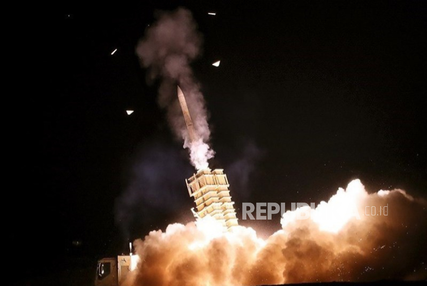 Rudal Iran (ilustrasi).