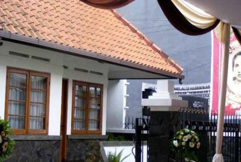 Rumah Inggit Ganarsih di Jalan Inggit Ganarsih No 8, Bandung, Jawa Barat
