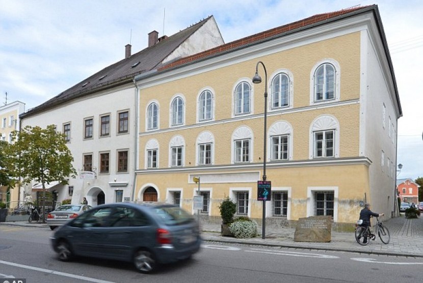 Rumah kelahiran Adolf Hitler di Braunau am Inn
