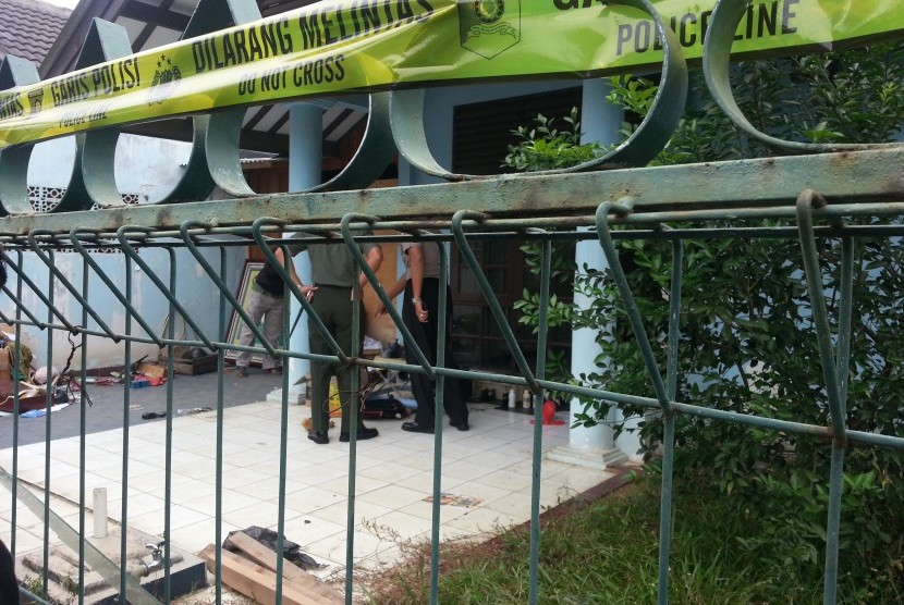 Rumah kontrakan di Pondok Timur Mas, Bekasi Selatan, ditemukan bom rakitan, Senin (6/3)