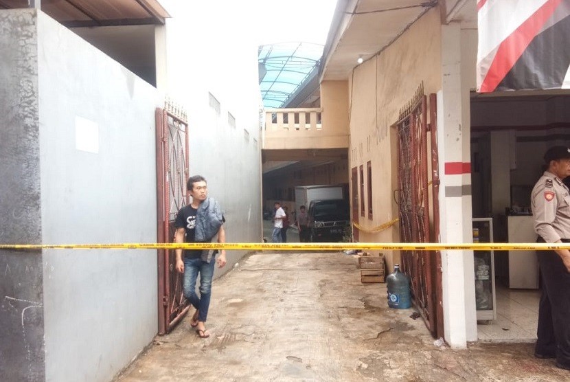 Rumah korban pembunuhan satu keluarga di Kelurahan Jatirahayu, Kecamatan Pondok Melati, Kota Bekasi