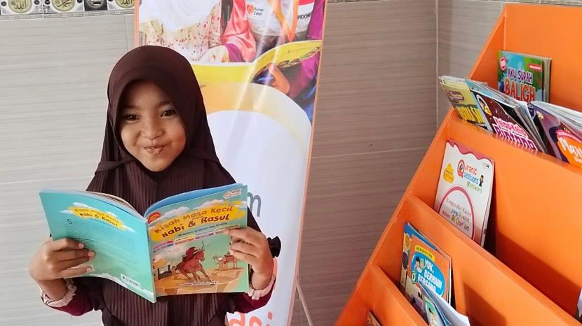 Rumah Literasi An-Najah binaan Rumah Zakat yang berlokasi di Desa Tlanakan, Pamekasan hadir menyediakan bacaan untuk masyarakat khususnya para pelajar. 