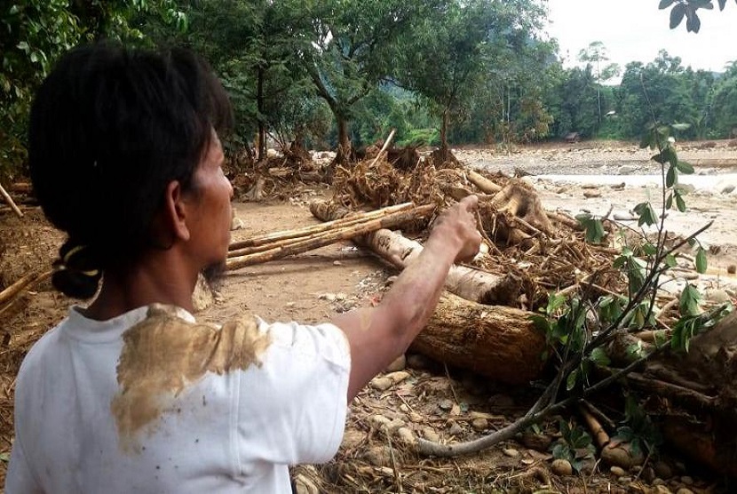 Rumah Ruslan dan puluhan warga Lebak hanyut diterjang banjir