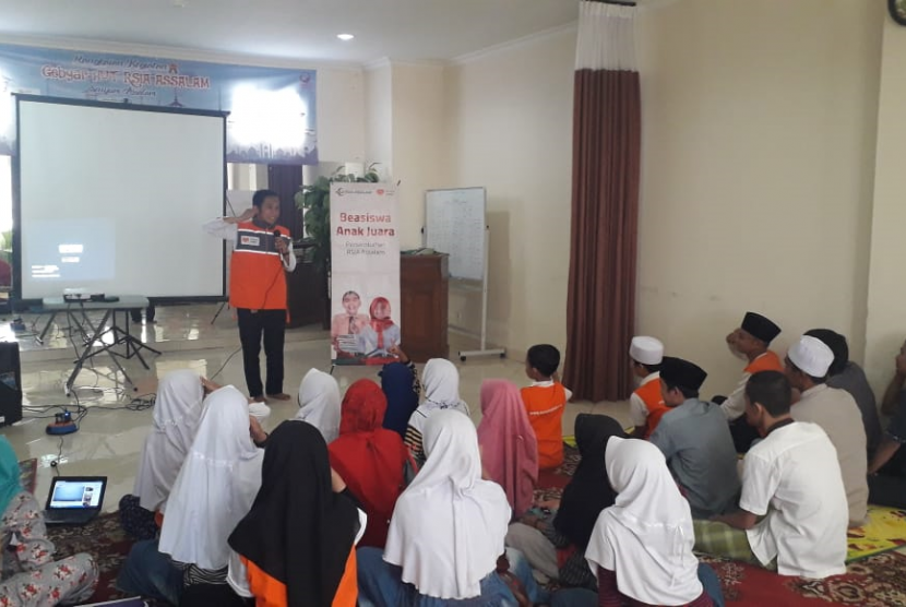 Rumah Sakit Ibu Anak As Salam bersinergi dengan Rumah Zakat dalam program Beasiswa Anak Juara 