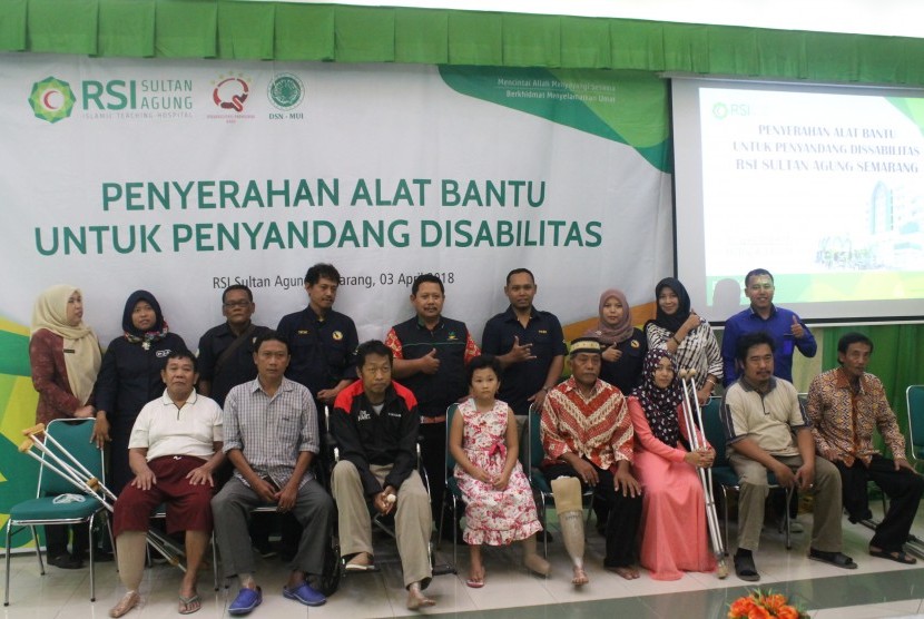 Rumah Sakit Islam (RSI) Sultan Agung bersama Paguyuban Peduli Penyandang Disabilitas (P3D) memberikan bantuan kepada para penyandang disabilitas. Hal ini diwujudkan dengan penyerahan bantuan protesa (alat bantu gerak) kepada 10 orang difabel.