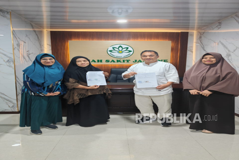 Rumah Sakit (RS) Jasmine dan Badan Pelaksana Harian RSIA Aisyiyah Muhammadiyah Kota Batam secara resmi menjalin kerja sama pelayanan kesehatan yang strategis. Melalui penandatanganan perjanjian kerja sama ini, kedua belah pihak sepakat untuk memberikan kemudahan akses dan kualitas layanan kesehatan terbaik, khususnya bagi keluarga besar Persyarikatan Muhammadiyah dan Aisyiyah se-Kota Batam.
