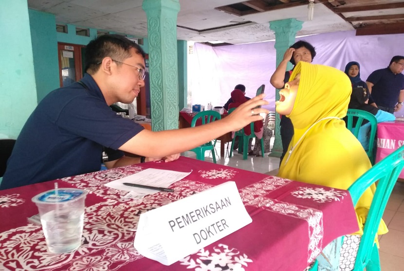 Rumah Sakit Siloam Sepanjang Jaya menggelar pengobatan gratis dan penyuluhan kesehatan di Kelurahan Rawa Lumbu, Kota Bekasi.